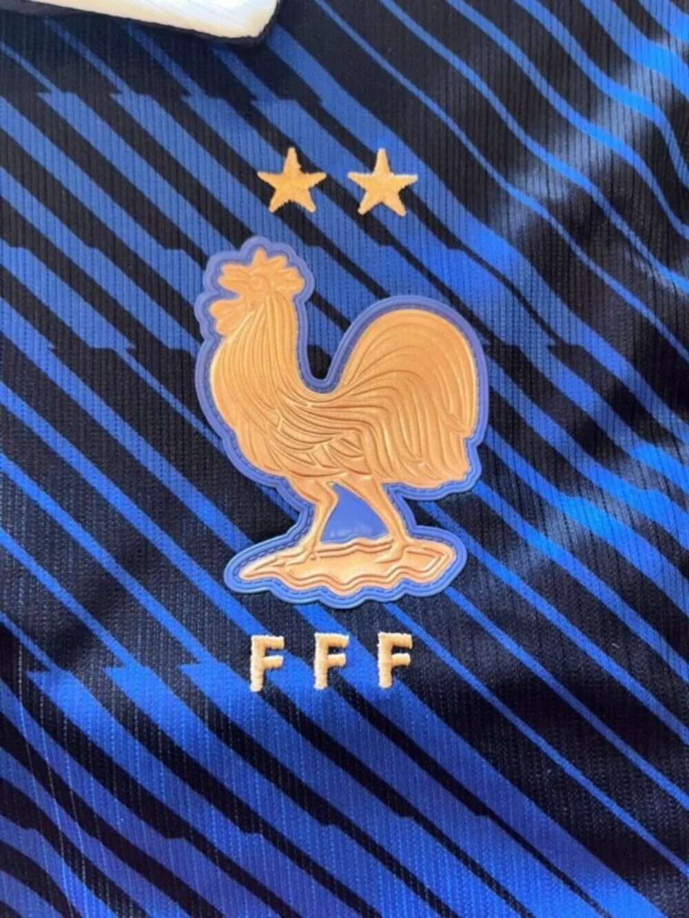 Kylian Mbappé #10 France 2026 World Cup Home Jersey - Picture 3 of 3